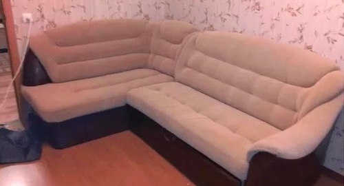Перетяжка углового дивана. Омутнинск